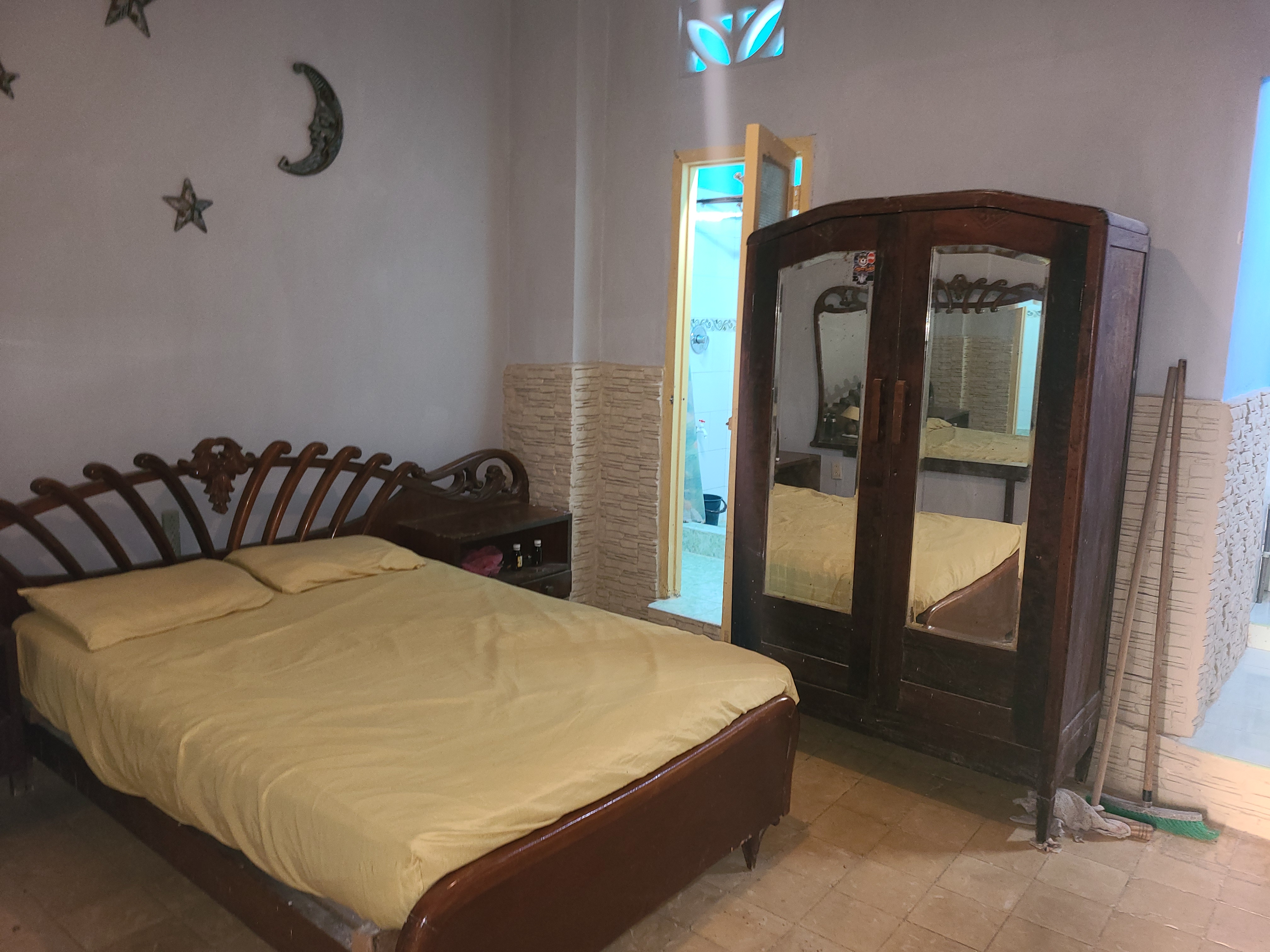 Apartamento independiente de una habitación en Centro Habana.