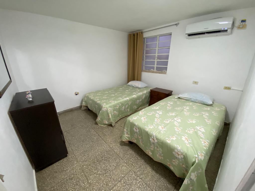 Apartamento independiente en el Vedado en planta baja