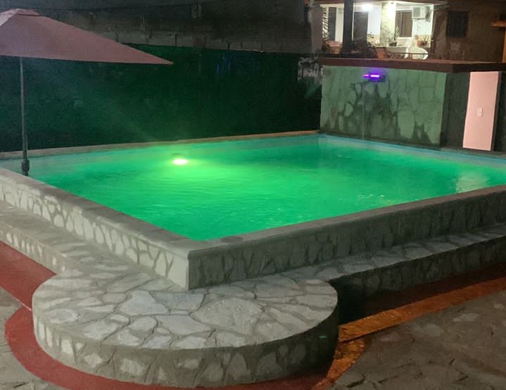 Casa de 5 habitaciones climatizadas en Guanabo con piscina
