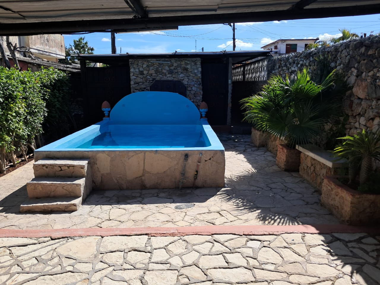 Casa de dos habitaciones a 4 cuadras de la playa de Guanabo.