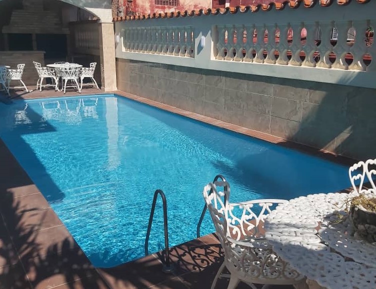 Casa de 5 habitaciones en Boca Ciega a 200 metros del mar.
