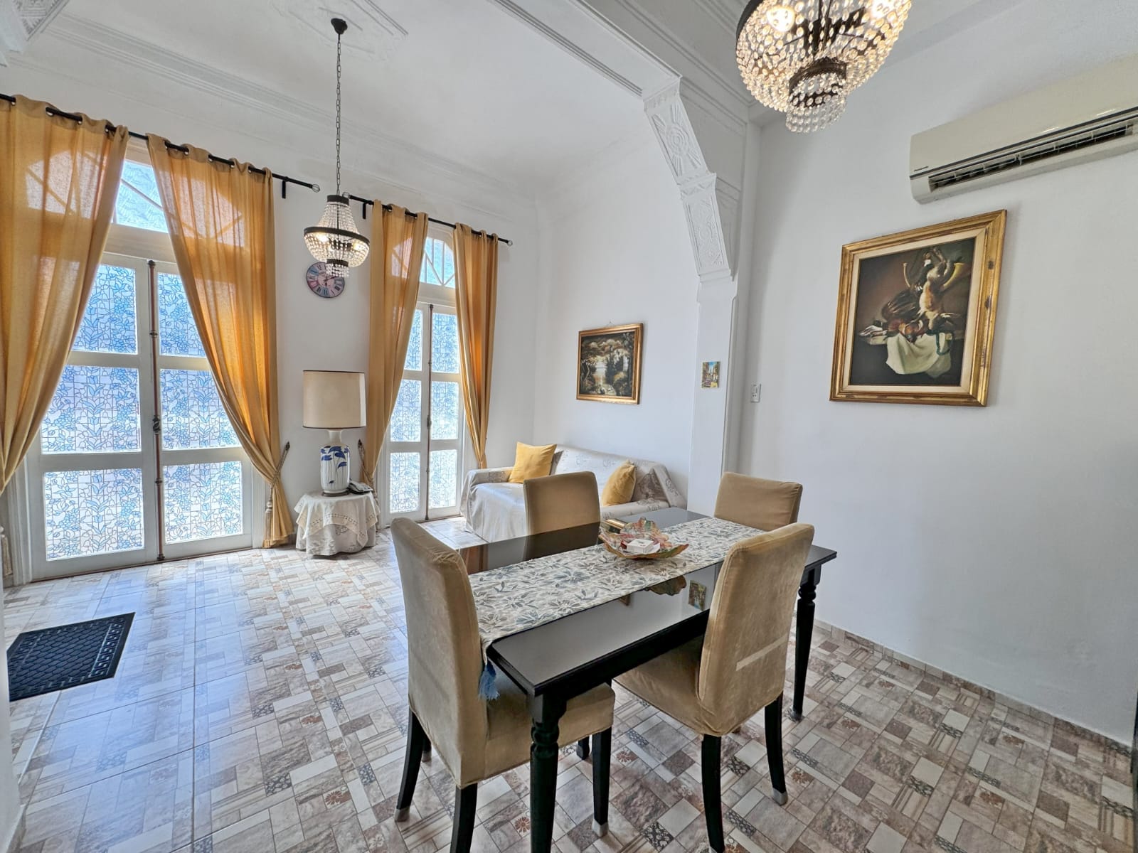 Apartamento de 2 habitaciones en la Habana Vieja