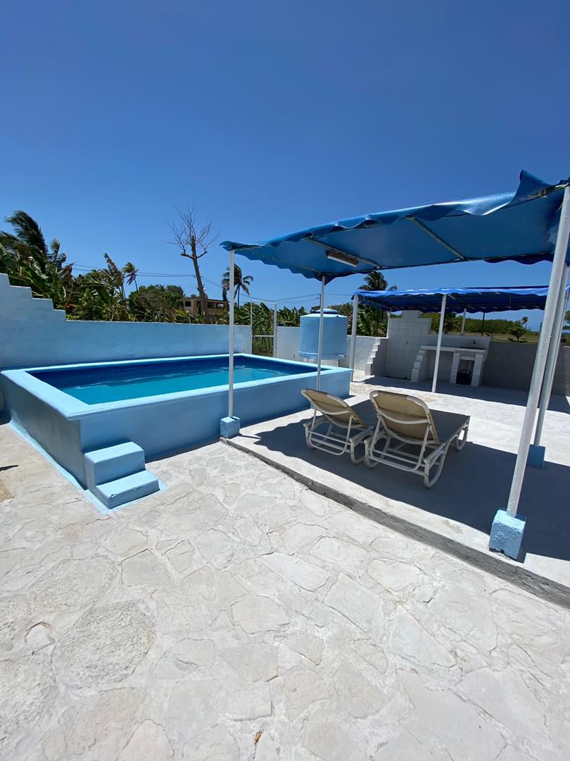 Casa de 3 habitaciones en la playa de Boca Ciega con piscina