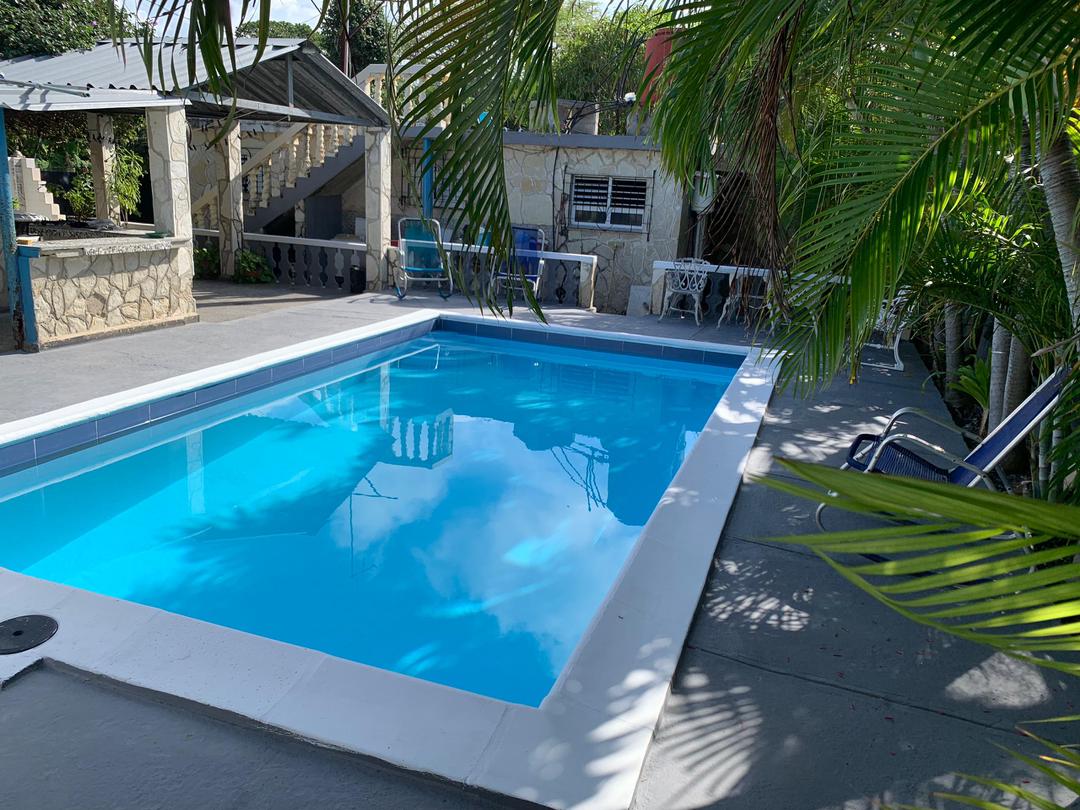Casa de 4 habitaciones con piscina en Guanabo
