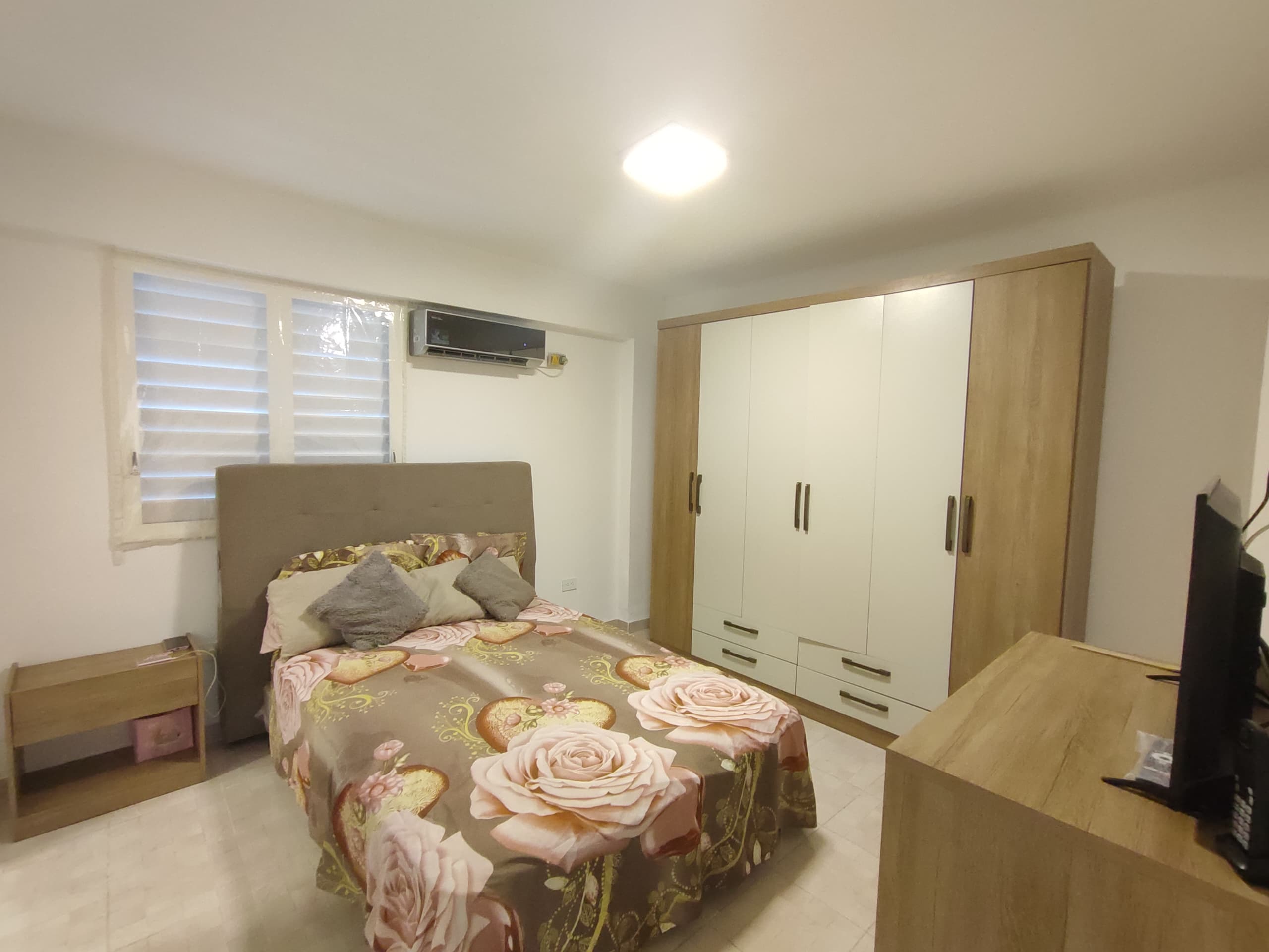 Apartamento privado de una habitación en el Vedado por la calle Calzada