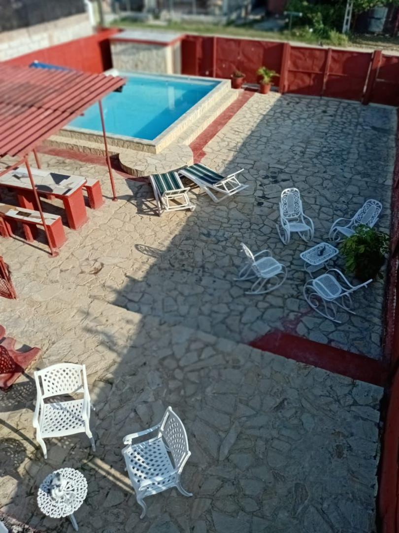 Casa de 5 habitaciones climatizadas en Guanabo con piscina